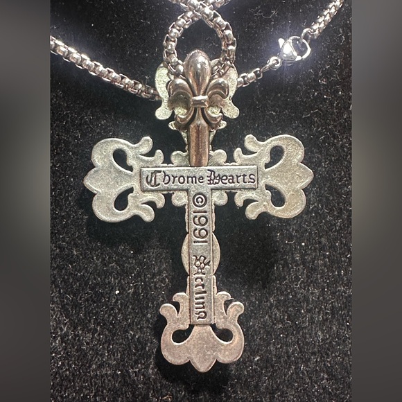 Vtg: signed Sterling 1991 CHROME HEARTS Ornate Silver Cross Necklace